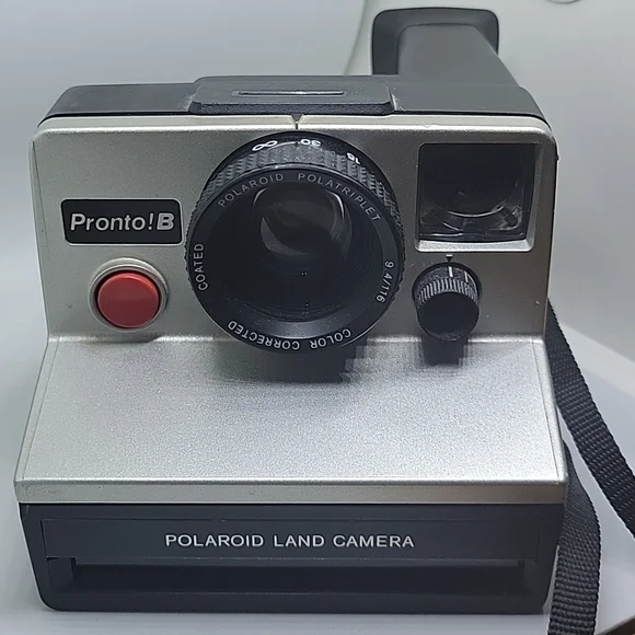 Polaroid Camera - Picture 6 of 7